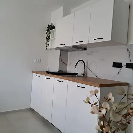 Center New 300 Meters From The Sea Apartment *
