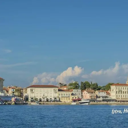Apartment Center New 300 Meters From The Sea